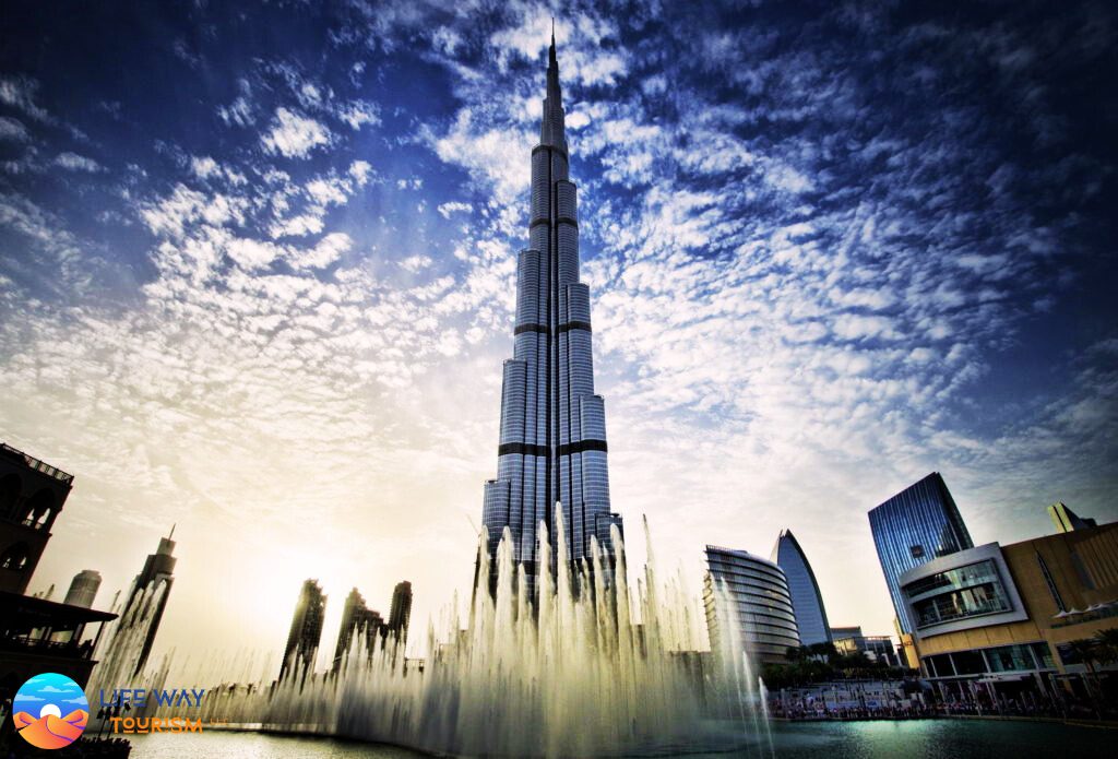 Dubai city tour at Dubai Fountain